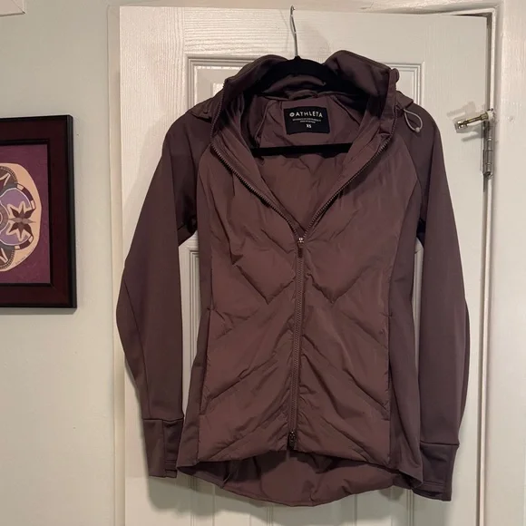 Athleta Women's Purple Hooded Puffer Inlet Jacket - Picture 2 of 7